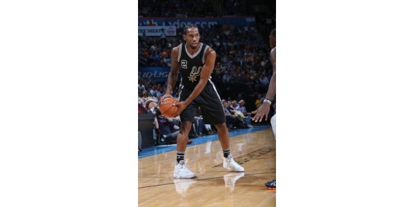 Razones por las que Kawhi se fue de San Antonio Spurs Razones por las que Kawhi se fue de San Antonio Spurs